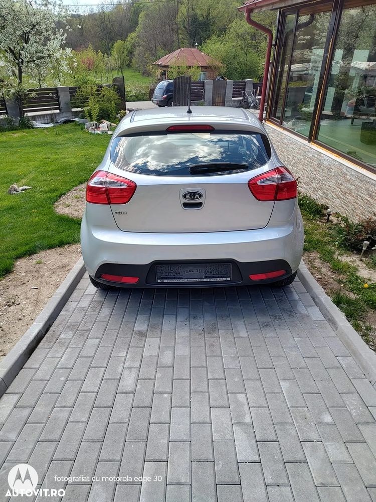 Kia Rio - 2