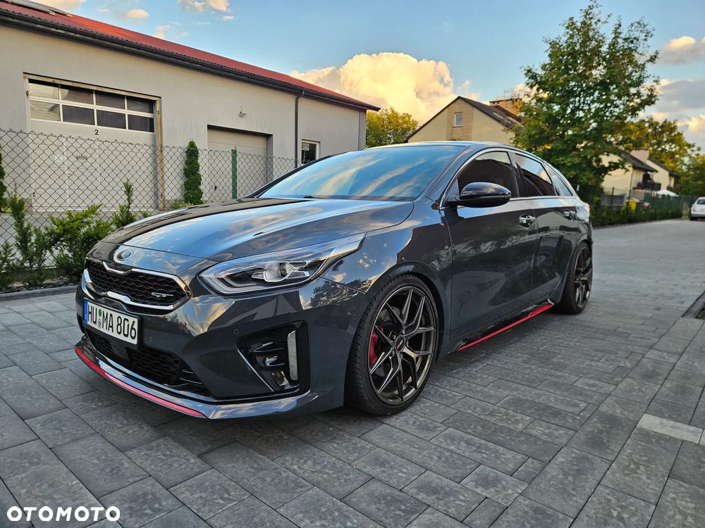 Kia ProCeed - 32