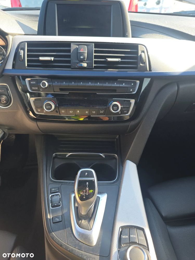 BMW Seria 3 340i M Sport - 8