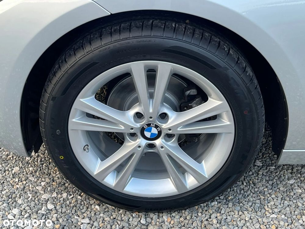 BMW 3GT 318d Modern Line - 23