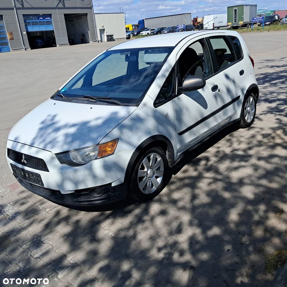 Mitsubishi Colt - 11