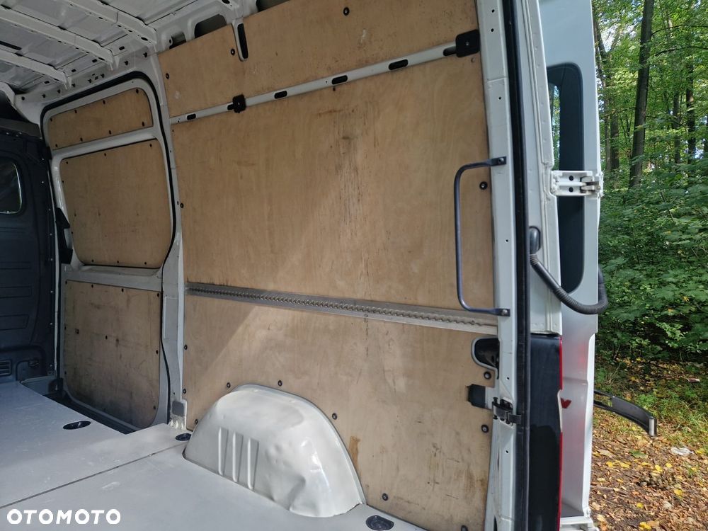 Mercedes-Benz Sprinter - 8