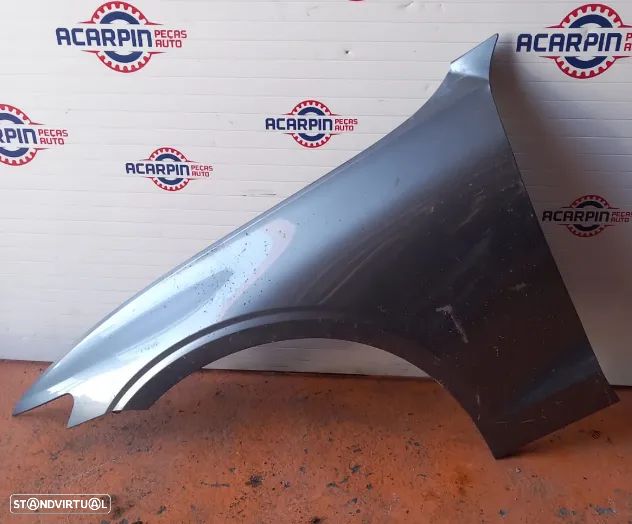 Guarda Lamas Esquerdo Volvo V60 2019 - 1