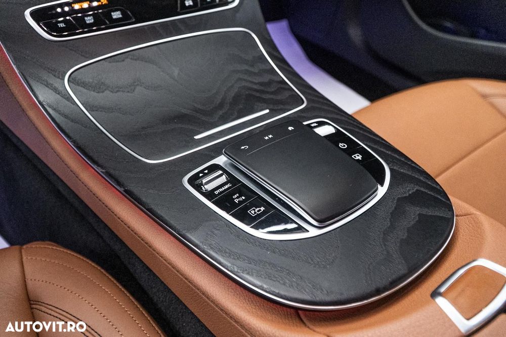 Mercedes-Benz E 300 9G-TRONIC AMG Line - 39