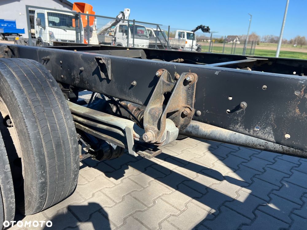 Nissan Atleon 80.140 - 25