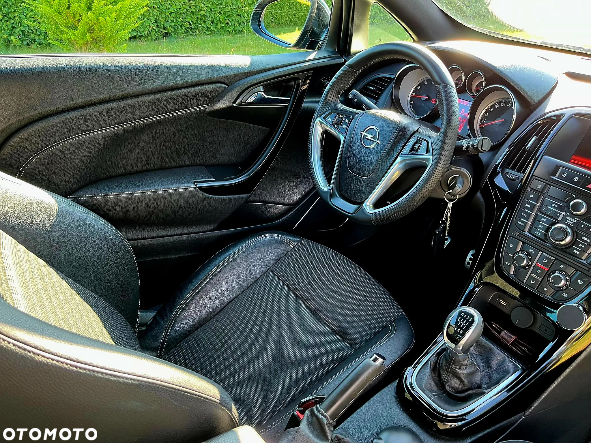 Opel Astra IV GTC 1.4 T Active - 25