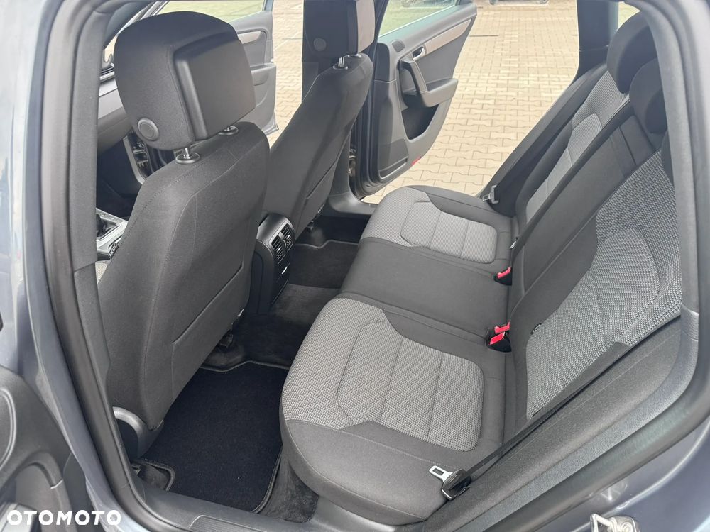 Volkswagen Passat - 18
