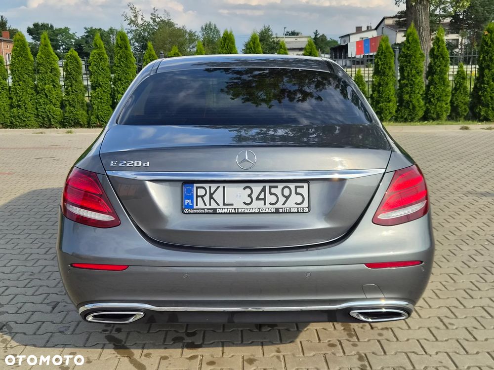 Mercedes-Benz Klasa E 220 d 9G-TRONIC - 33