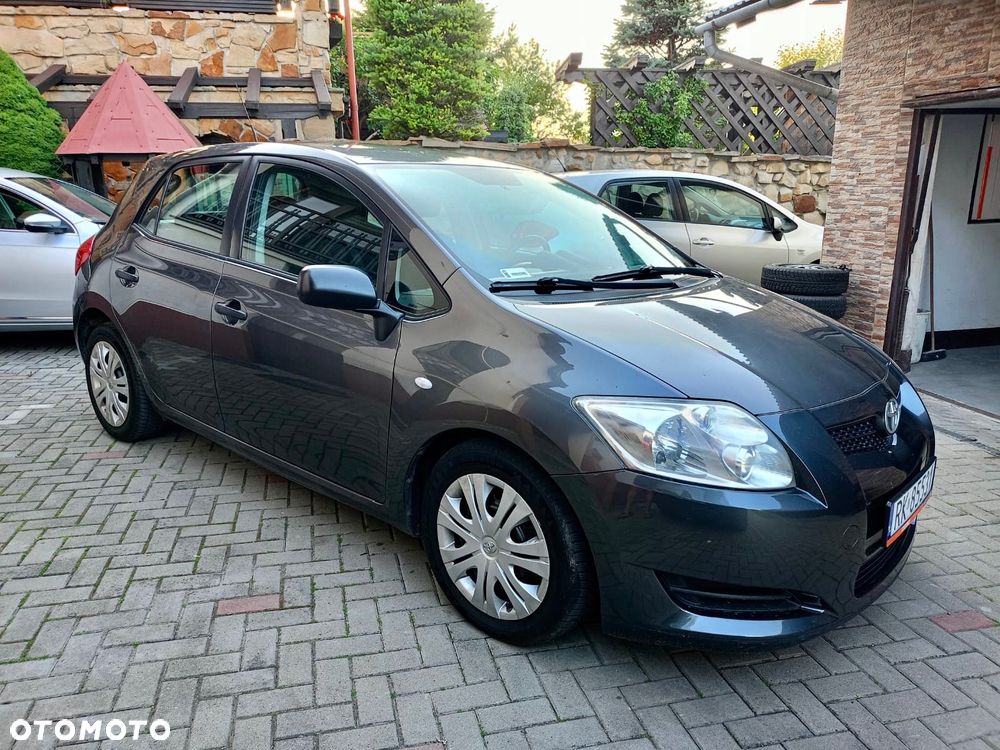 Toyota Auris 1.6 VVT-i Sol - 2