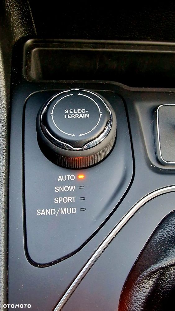 Jeep Cherokee - 12