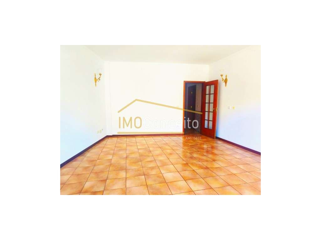 Apartamento T3 no Centro da Cidade - Torres Novas - Grande imagem: 2/24
