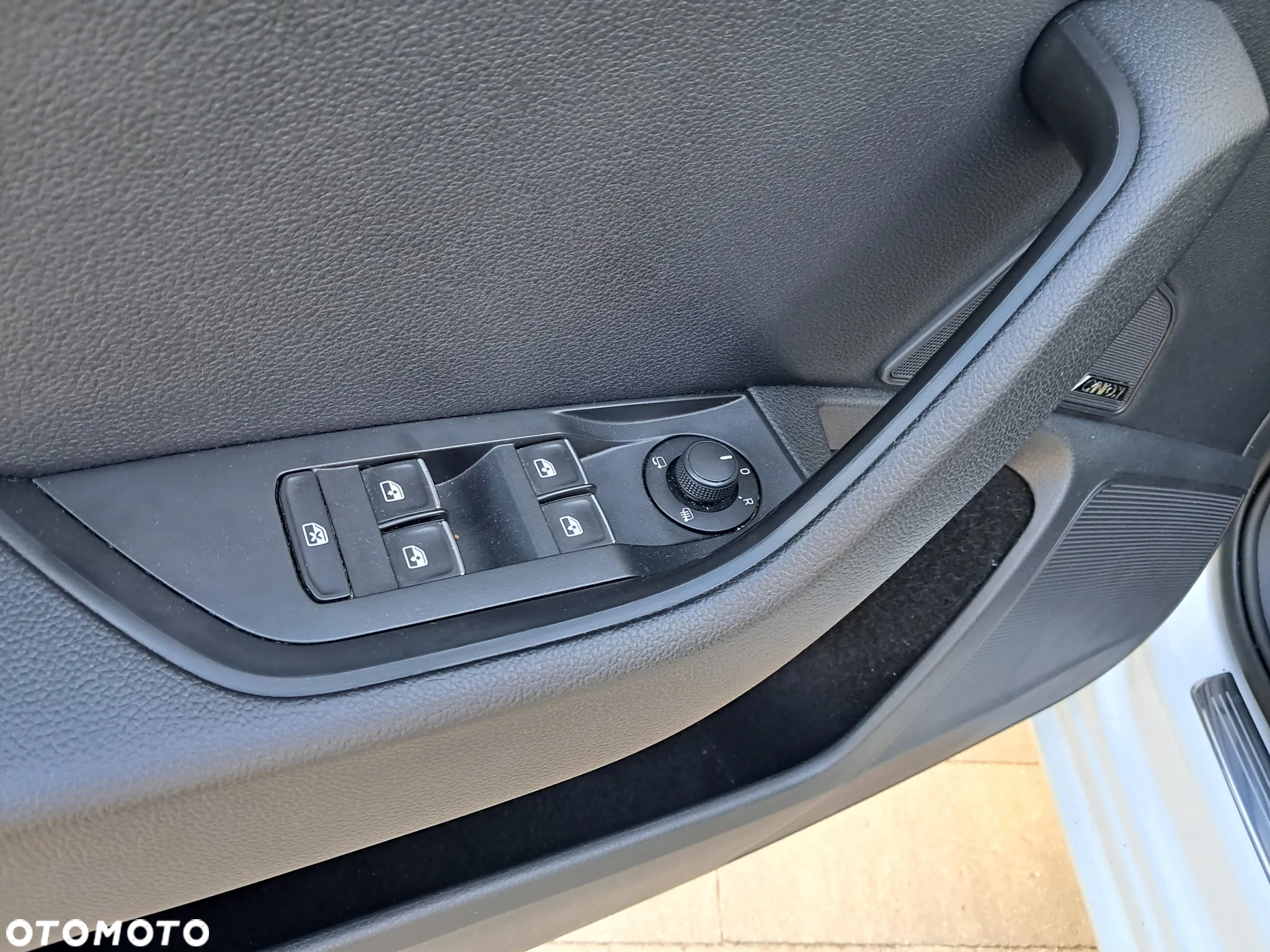 Skoda Superb 2.0 TDI L&K DSG - 12