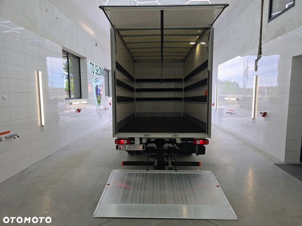 Iveco DAILY 35C16 / 50C16 KONTENER 8PALET WINDA DHOLLANDIA 750Kg 41Tyś km SERWIS ASO IVECO DO OSTATNIEGO Km STAN NOWY NOWY NOWY NA GWARANCJI BOGATA OPCJA WYPOSAŻENIA ASYSTENTY KIEROWCY TEMPOMAT KLIMA KAMERA COFANIA FOTEL KIEROWCY PNEŁMATYCZNY - 12
