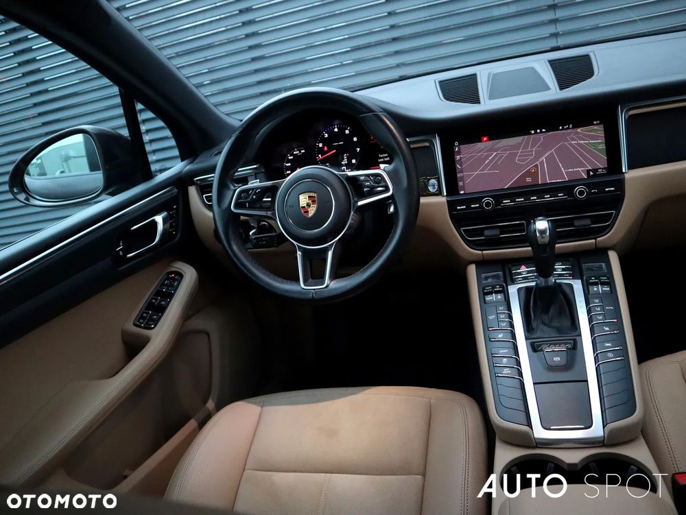 Porsche Macan Standard - 18