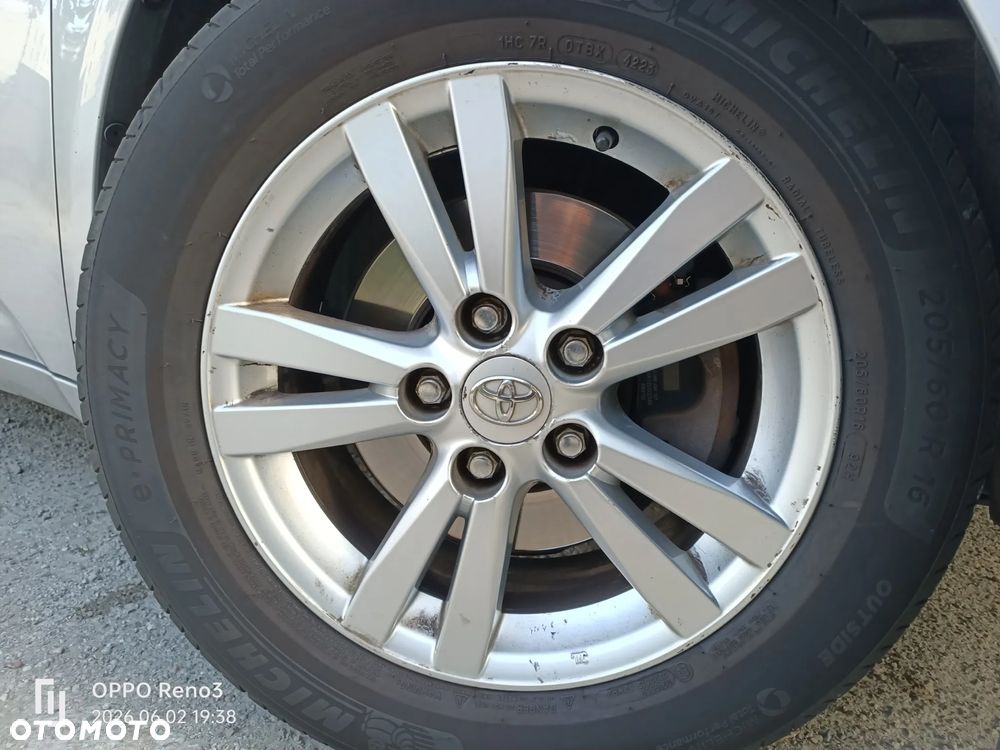 Toyota Avensis 1.8 Sol - 23