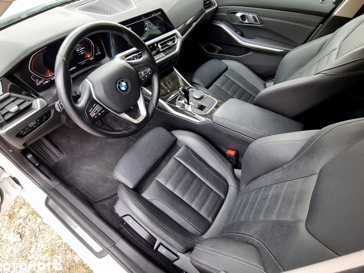 BMW Seria 3 320d xDrive Luxury Line sport - 11