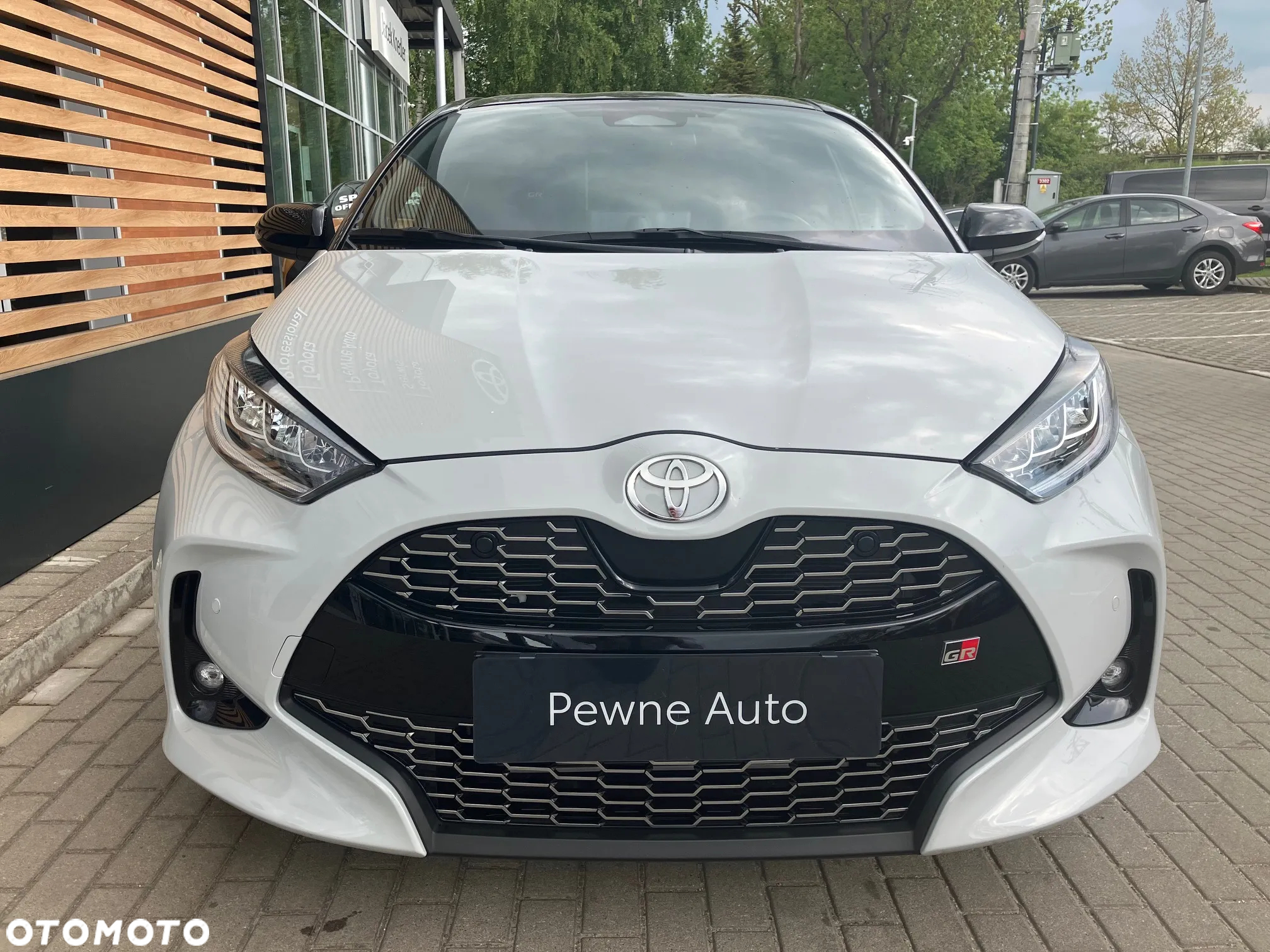 Toyota Yaris Hybrid 1.5 GR Sport - 12