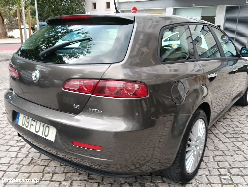 Alfa Romeo 159 Sportwagon 1.9 JTDm 16V Sportiva - 6