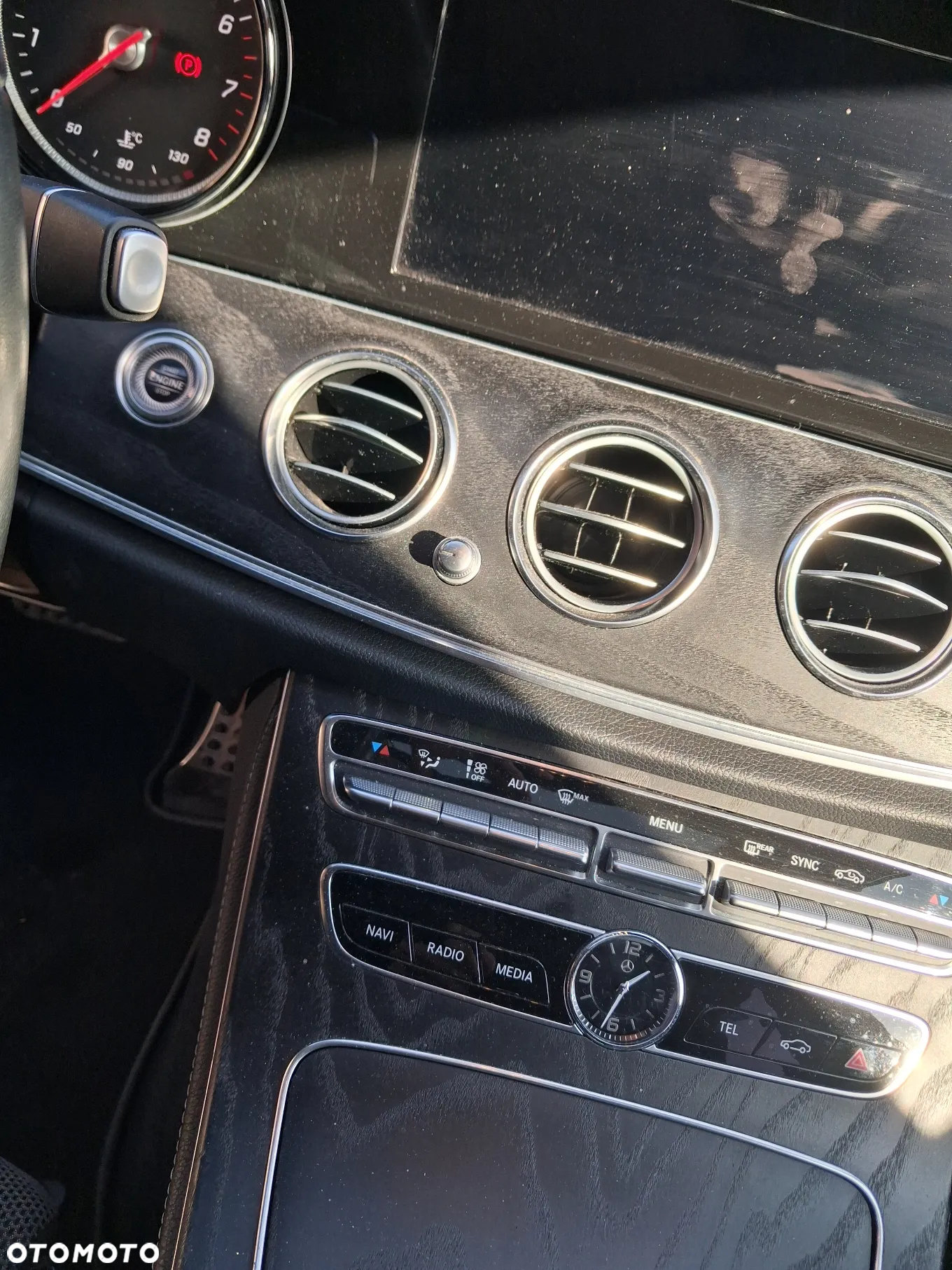 Mercedes-Benz Klasa E 200 4Matic T 9G-TRONIC AMG Line - 15