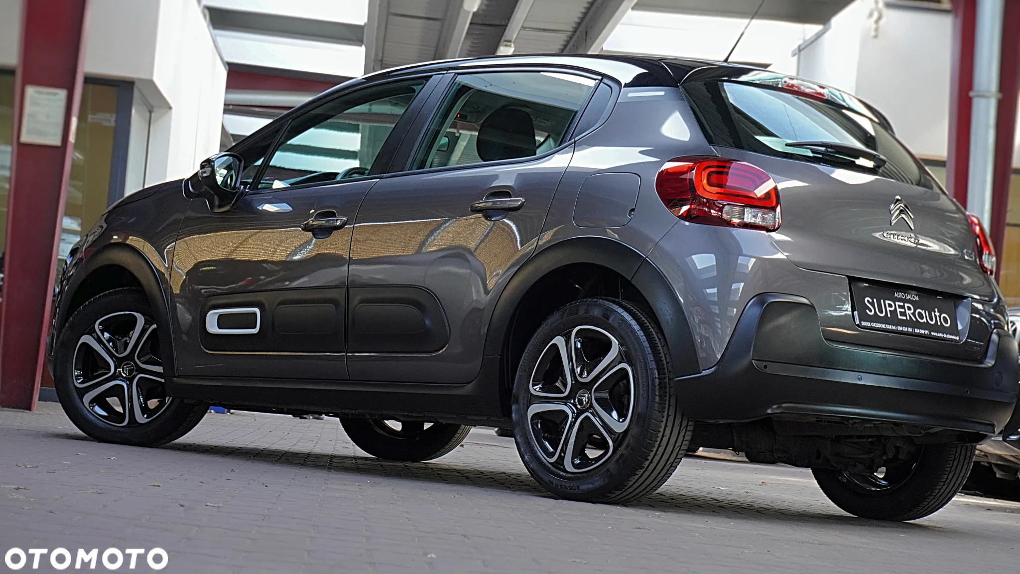 Citroën C3 1.2 PureTech Shine EAT6 - 8