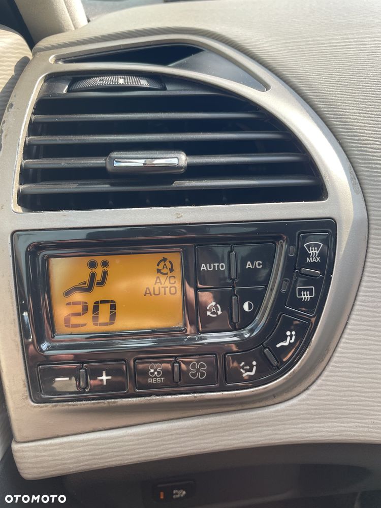 Citroën C4 1.6 HDi FAP Exclusive - 13