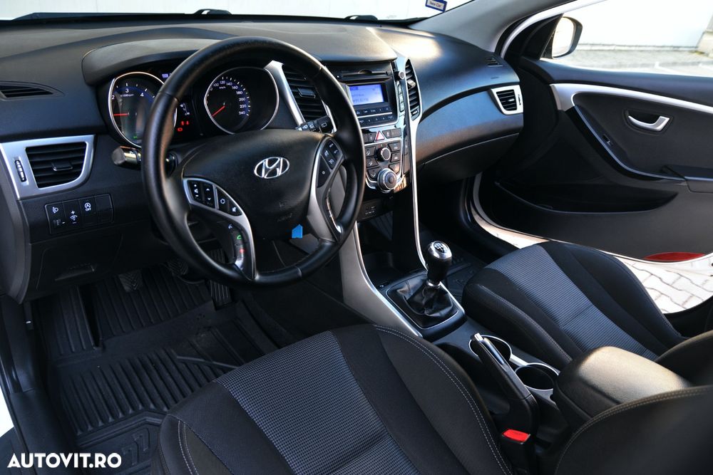 Hyundai i30 1.6 CRDI Intro Edition - 8