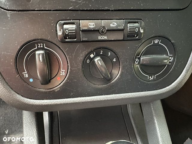 Volkswagen Golf - 25