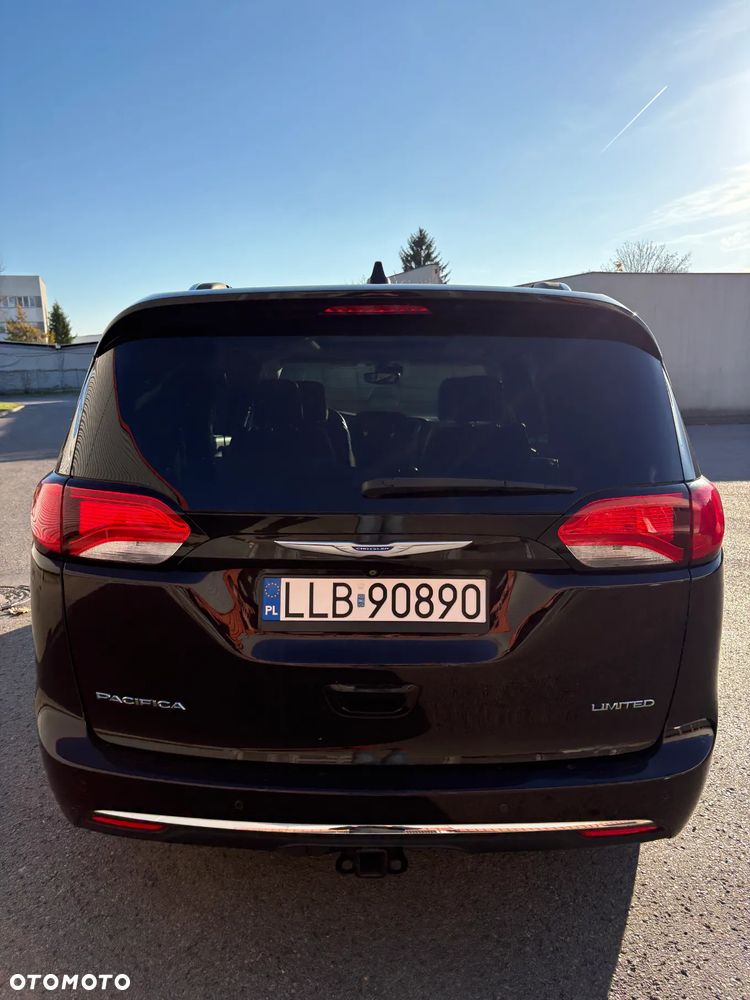 Chrysler Pacifica - 12