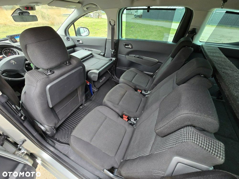 Peugeot 5008 - 8