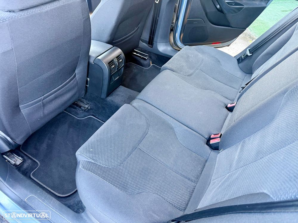 VW Passat Variant 1.9 TDi Confortline - 8