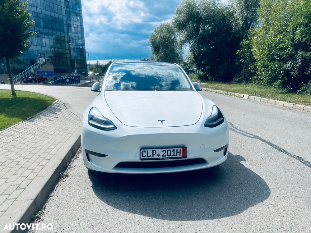 Tesla Model Y - 9
