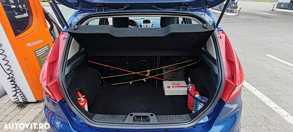 Ford Fiesta - 10
