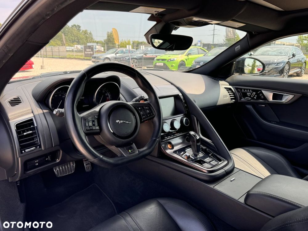Jaguar F-Type - 14
