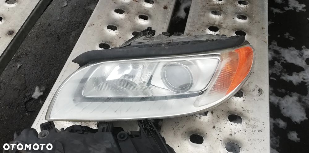 LAMPA PRZÓD PRZEDNIA PRAWA LEWA VOLVO XC70 BI-XENON NIE SKRETNA - 4