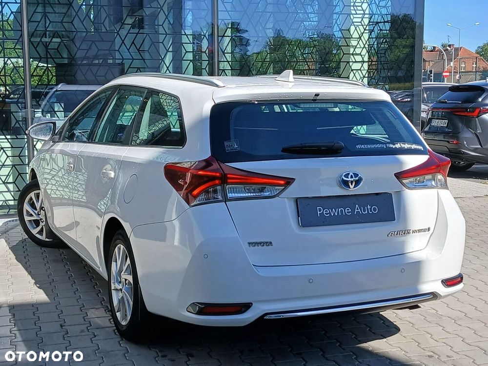 Toyota Auris Hybrid 135 Premium - 11
