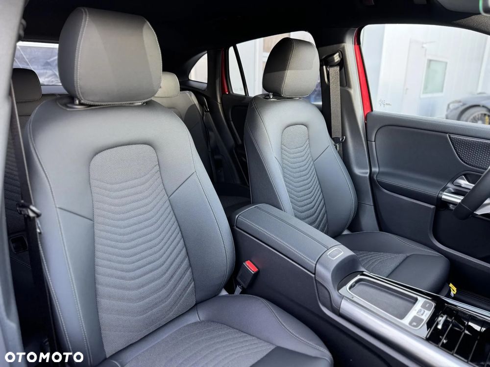 Mercedes-Benz EQA 250+ 70.5kWh Progressive - 12