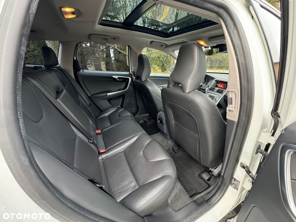Volvo XC 60 D3 Drive-E Momentum - 2