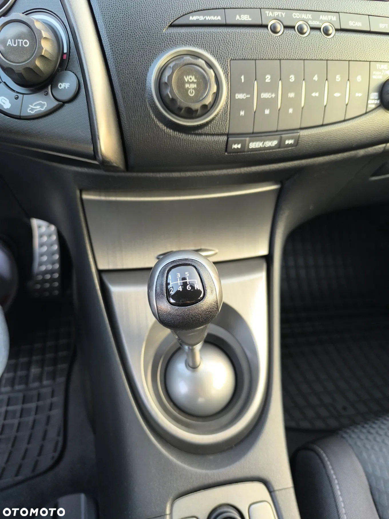 Honda Civic 1.8 Comfort - 23