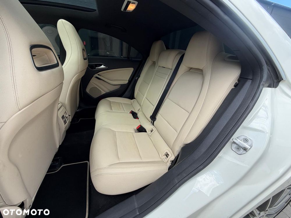 Mercedes-Benz CLA 250 7G-DCT AMG Line - 31