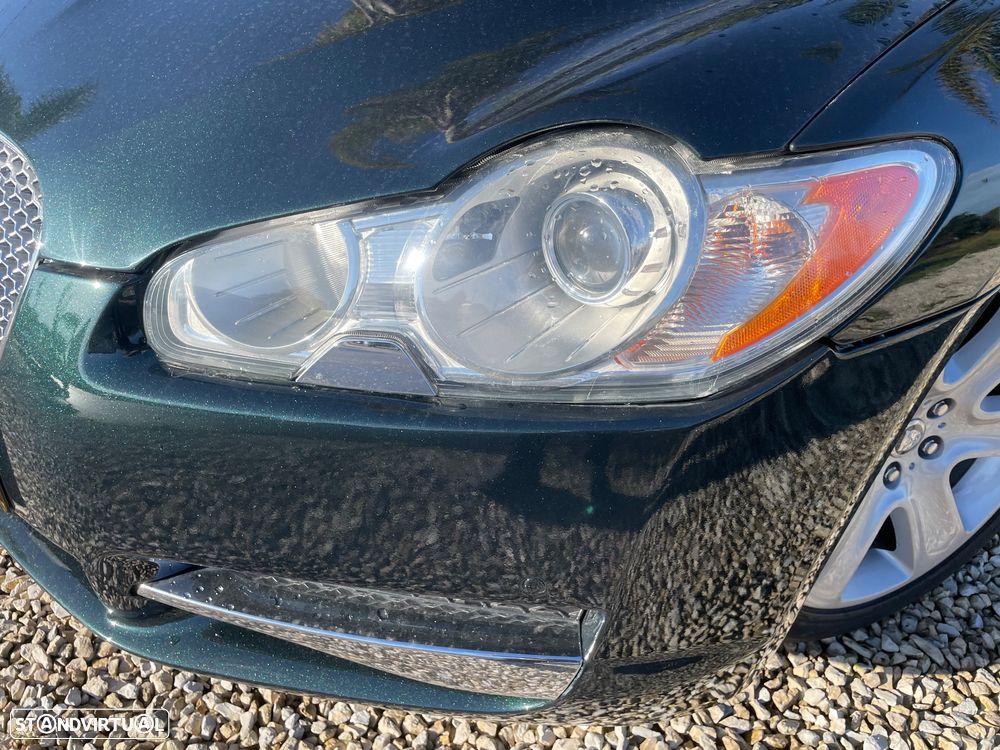 Jaguar XF 2.7 D V6 Premium Luxury - 21