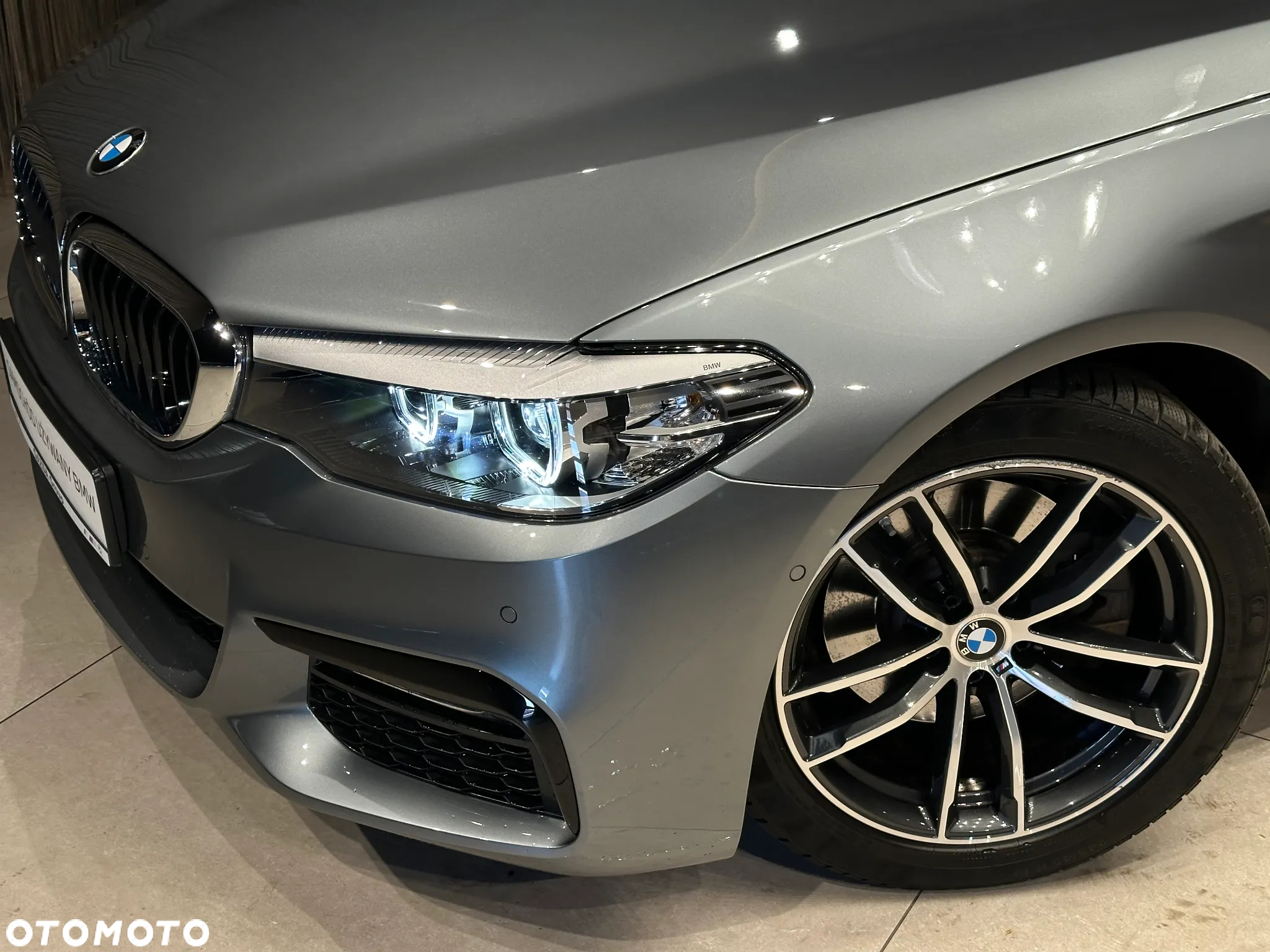 BMW Seria 5 520d M Sport - 6