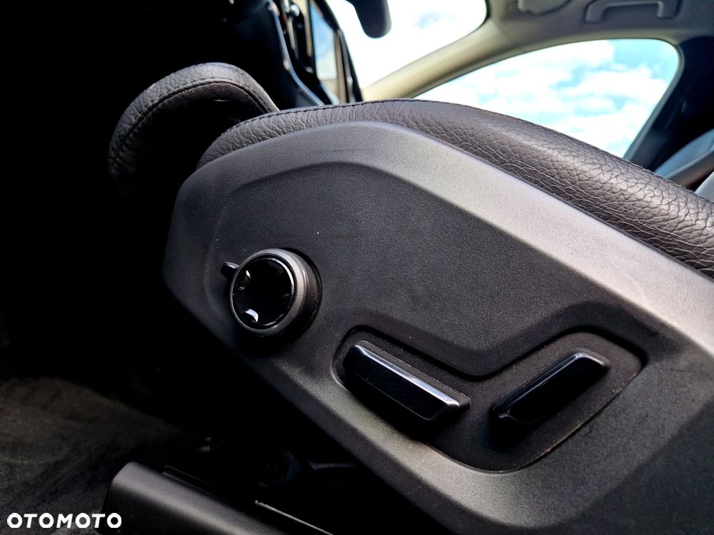 Volvo XC 60 B4 D Plus Bright - 21