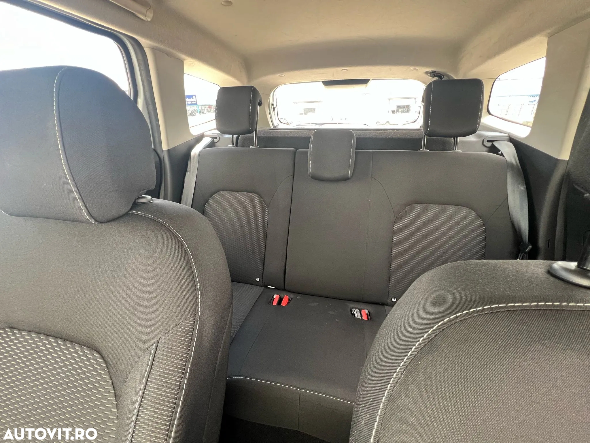 Dacia Duster 1.5 Blue dCi 4WD Comfort - 13