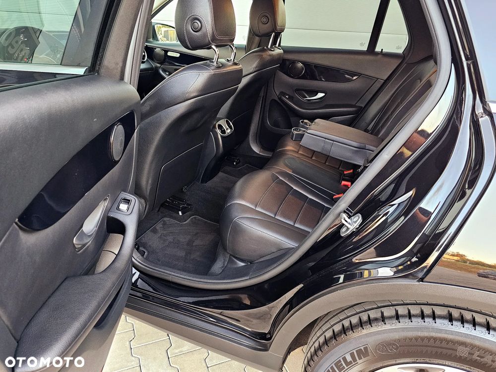 Mercedes-Benz GLC 200 4Matic 9G-TRONIC Exclusive - 5