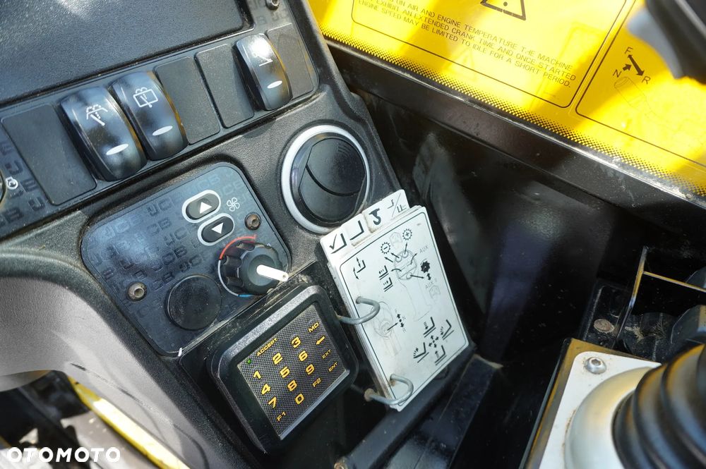 JCB 540-200 / 20 m zasięg / Joystick - 26