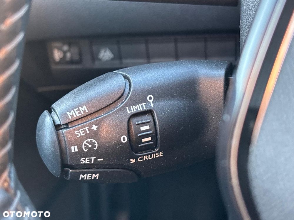 Peugeot 208 1.2 PureTech Active S&S - 28