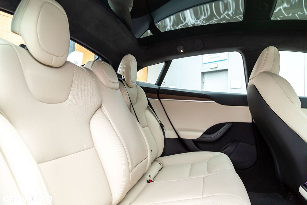 Tesla Model S Long Range AWD - 17