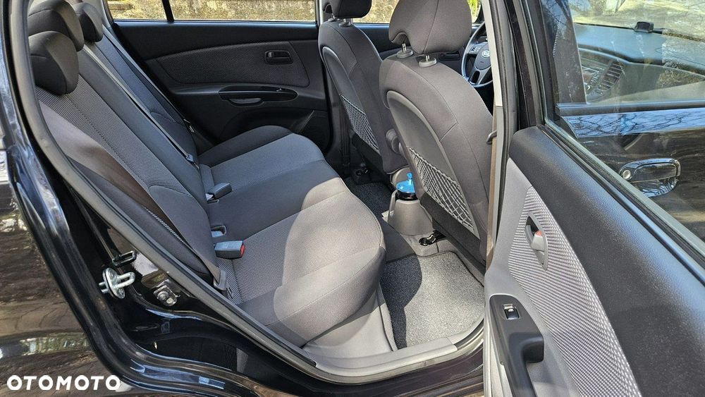 Kia Rio 1.4 Spirit - 22