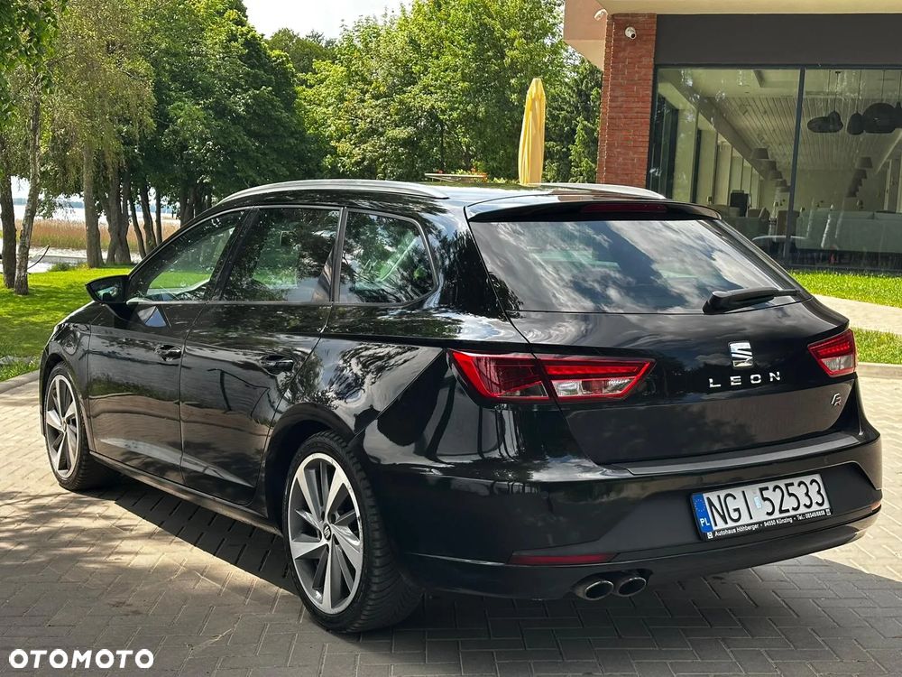 Seat Leon 2.0 TDI FR Black S&S DSG - 4