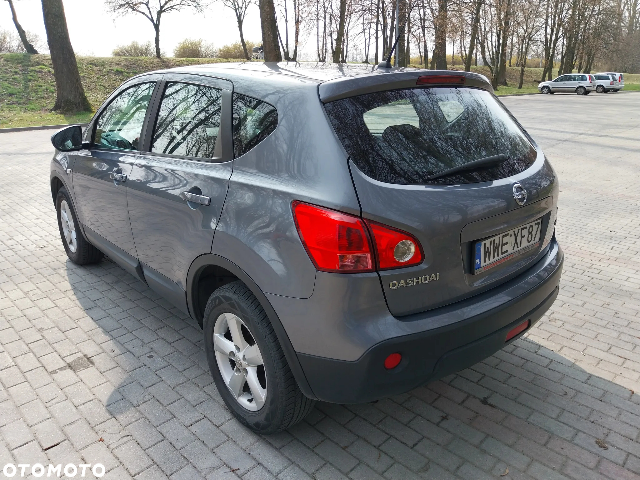 Nissan Qashqai 2.0 dCi DPF tekna - 9
